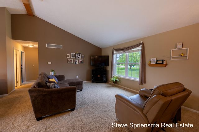 12717 60th Avenue, Allendale, MI 49401