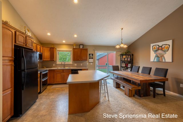 12717 60th Avenue, Allendale, MI 49401