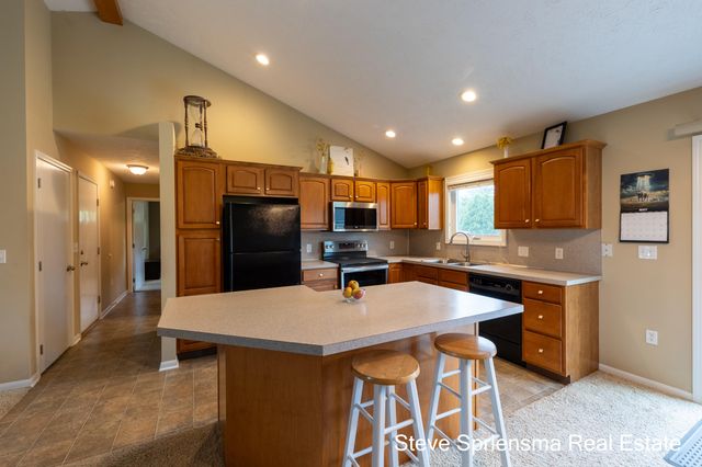 12717 60th Avenue, Allendale, MI 49401