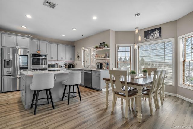 140 Gate Schoolhouse Road, New Hampton, NY 10958