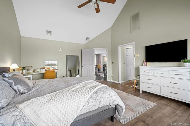 140 Gate Schoolhouse Road, New Hampton, NY 10958