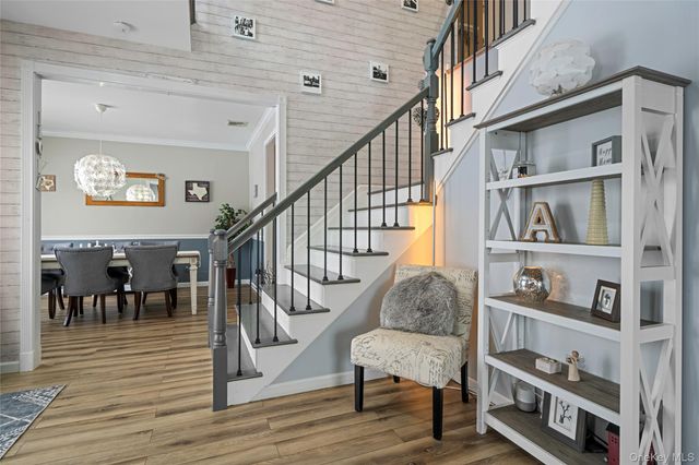 140 Gate Schoolhouse Road, New Hampton, NY 10958