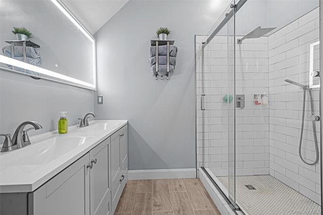 140 Gate Schoolhouse Road, New Hampton, NY 10958