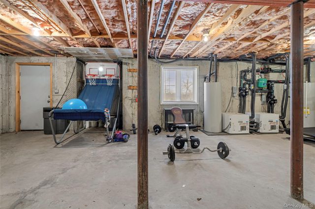 140 Gate Schoolhouse Road, New Hampton, NY 10958