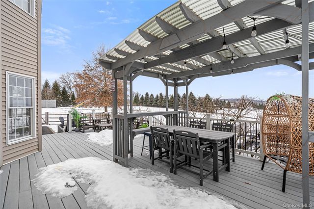 140 Gate Schoolhouse Road, New Hampton, NY 10958