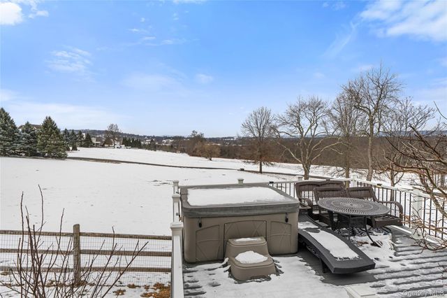 140 Gate Schoolhouse Road, New Hampton, NY 10958