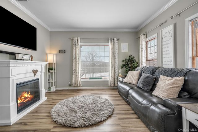 140 Gate Schoolhouse Road, New Hampton, NY 10958