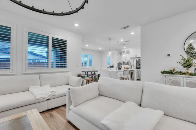 2751 Macabee Dr, Lathrop, CA 95330