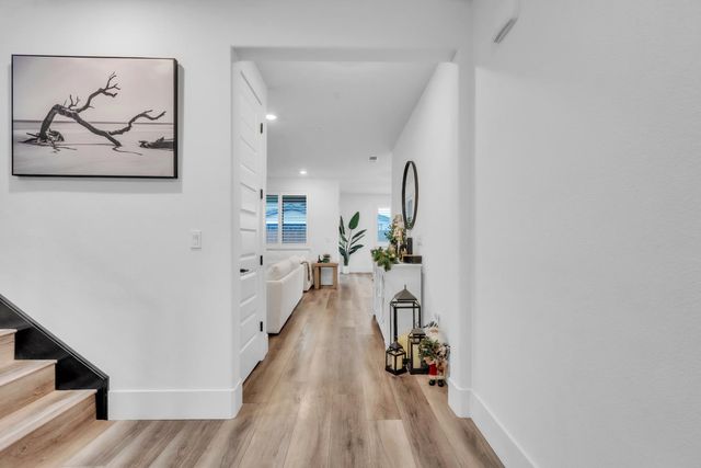 2751 Macabee Dr, Lathrop, CA 95330