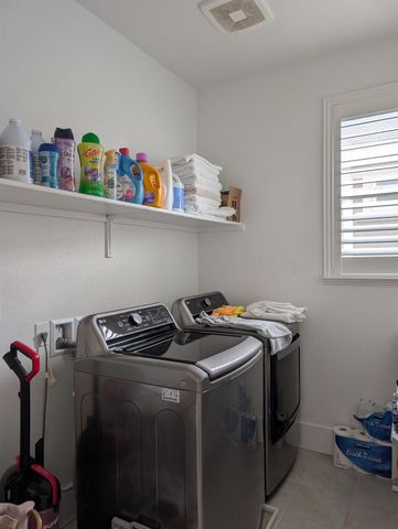 2751 Macabee Dr, Lathrop, CA 95330