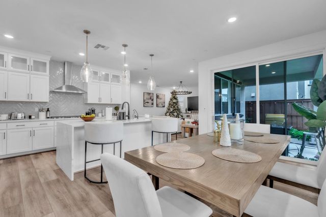 2751 Macabee Dr, Lathrop, CA 95330