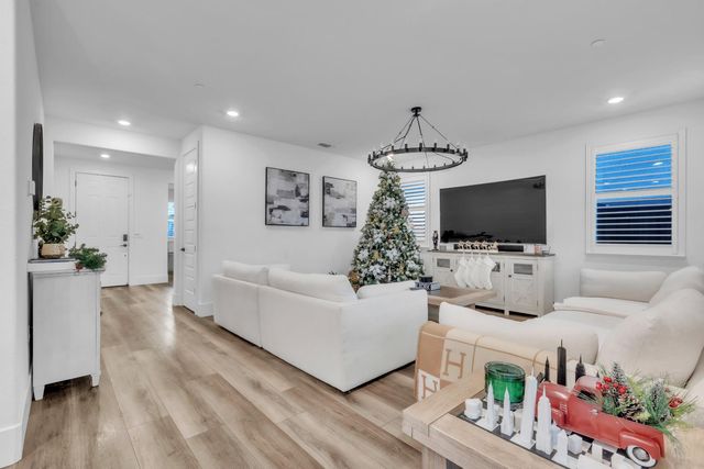 2751 Macabee Dr, Lathrop, CA 95330