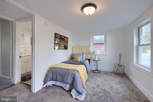 543 VANDERSLICE ST, Phoenixville, PA 19460