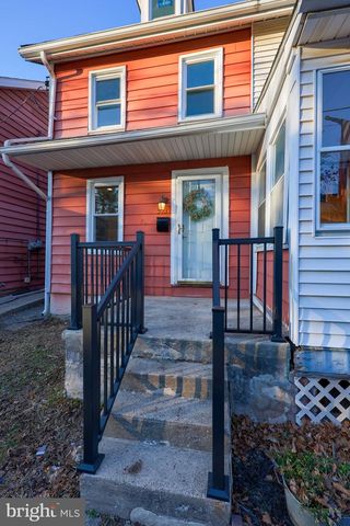543 VANDERSLICE ST, Phoenixville, PA 19460