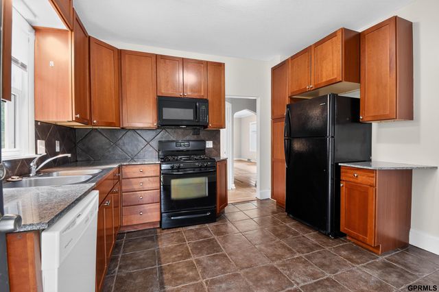 5820 Ohio Street, Omaha, NE 68104