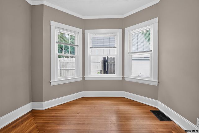 5820 Ohio Street, Omaha, NE 68104