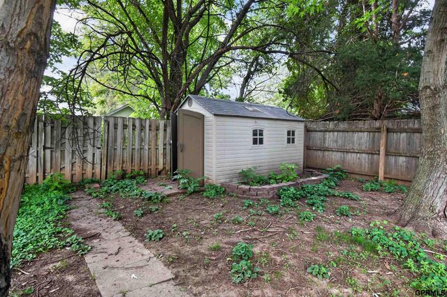 5820 Ohio Street, Omaha, NE 68104