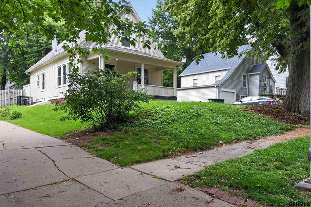 5820 Ohio Street, Omaha, NE 68104