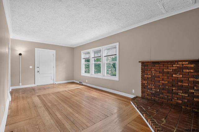 5820 Ohio Street, Omaha, NE 68104