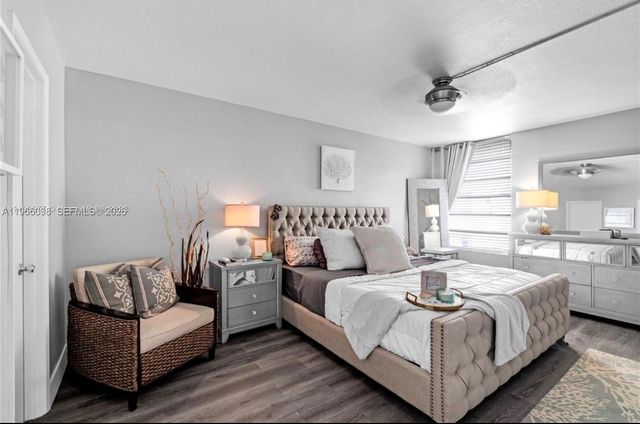 830 NW 87th Ave 303, Miami, FL 33172