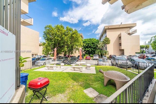 830 NW 87th Ave 303, Miami, FL 33172