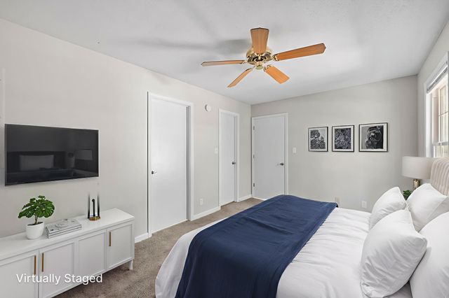 422 Sideline Dr, Oak Grove, KY 42262