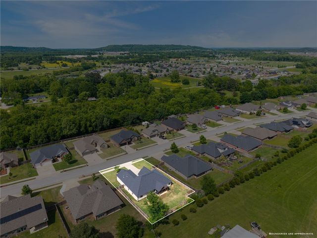 3525 Butterfly Avenue, Springdale, AR 72764