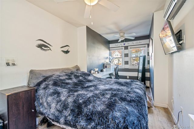 48 Farmers Avenue, Lindenhurst, NY 11757