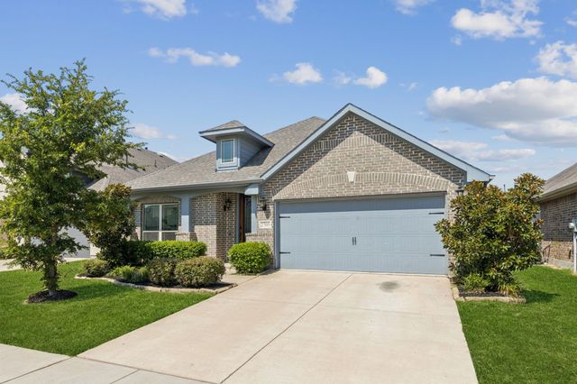 2705 Upland Trail Lane, Aubrey, TX 76227