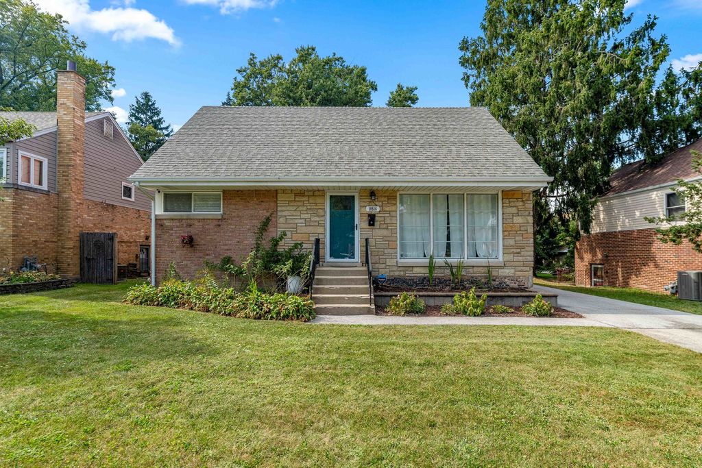 18516 Clyde Road, Homewood, IL 60430 — photo 3