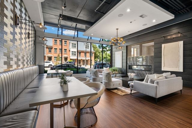 99 Sumner 421, Boston, MA 02128