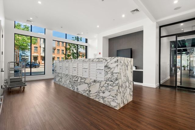 99 Sumner 421, Boston, MA 02128