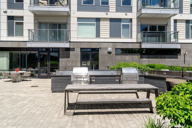 99 Sumner 421, Boston, MA 02128