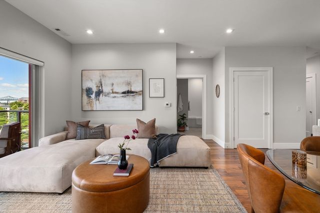 99 Sumner 421, Boston, MA 02128