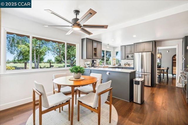 739 Devils Drop Ct, Richmond, CA 94803