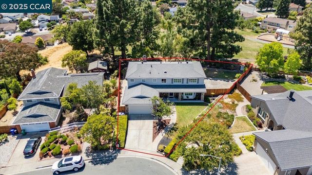 739 Devils Drop Ct, Richmond, CA 94803