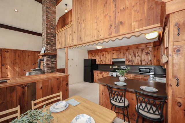 91 Sebbins Pond Drive, Bedford, NH 03110