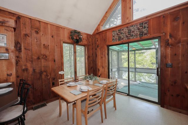 91 Sebbins Pond Drive, Bedford, NH 03110