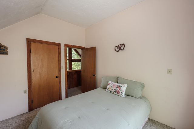 91 Sebbins Pond Drive, Bedford, NH 03110