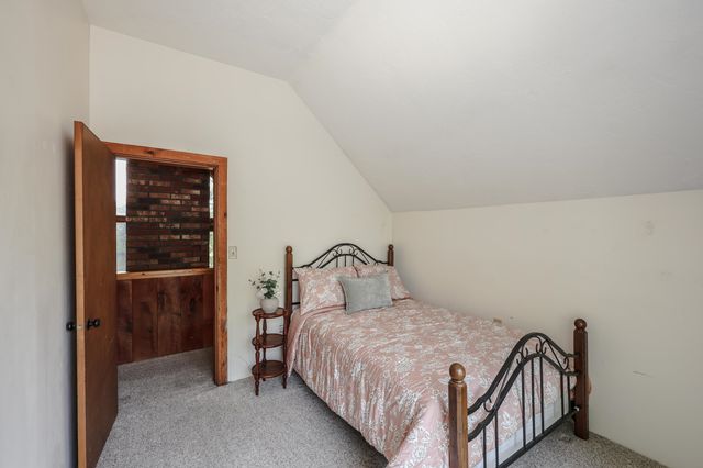91 Sebbins Pond Drive, Bedford, NH 03110
