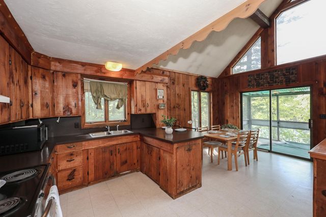 91 Sebbins Pond Drive, Bedford, NH 03110