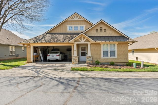 47 Barn Owl Way, Hendersonville, NC 28792