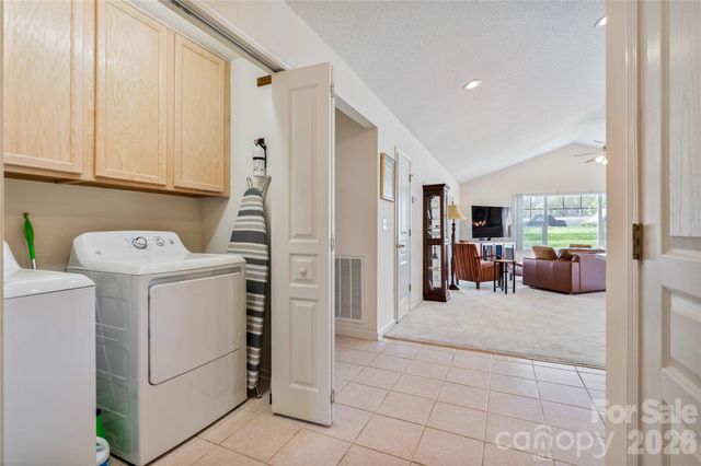 47 Barn Owl Way, Hendersonville, NC 28792