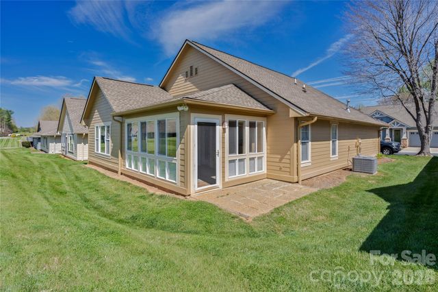 47 Barn Owl Way, Hendersonville, NC 28792