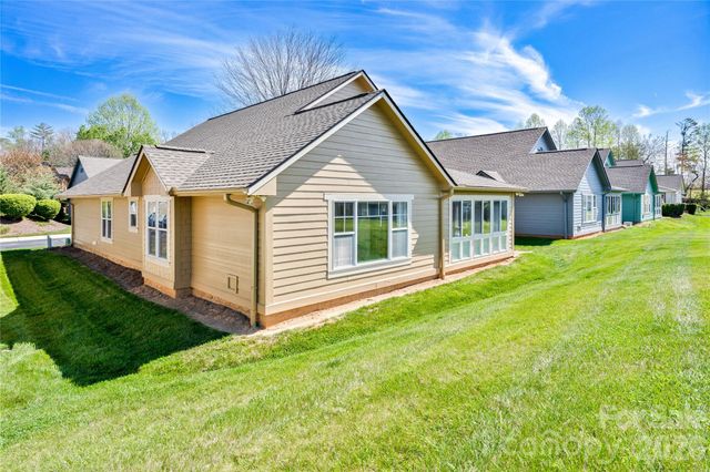 47 Barn Owl Way, Hendersonville, NC 28792