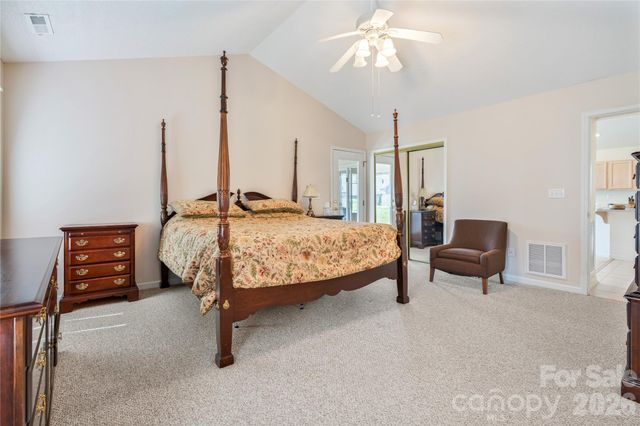 47 Barn Owl Way, Hendersonville, NC 28792