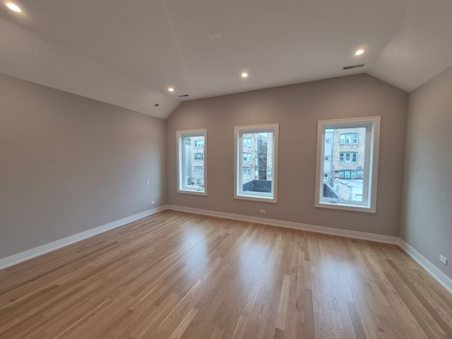 3508 W Belden Avenue, Chicago, IL 60647