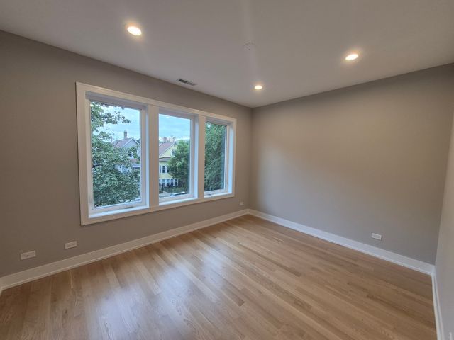 3508 W Belden Avenue, Chicago, IL 60647