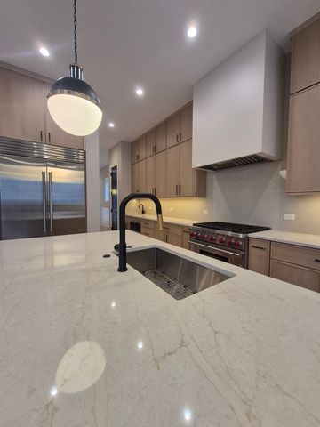 3508 W Belden Avenue, Chicago, IL 60647