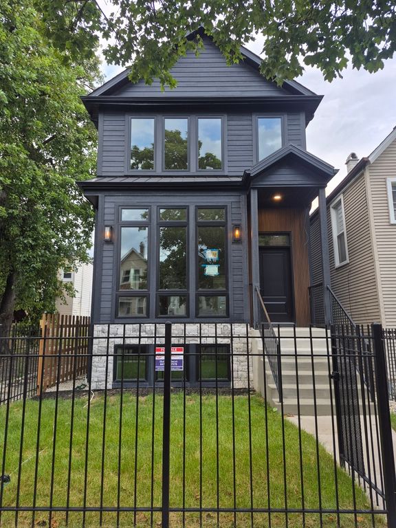 3508 W Belden Avenue, Chicago, IL 60647